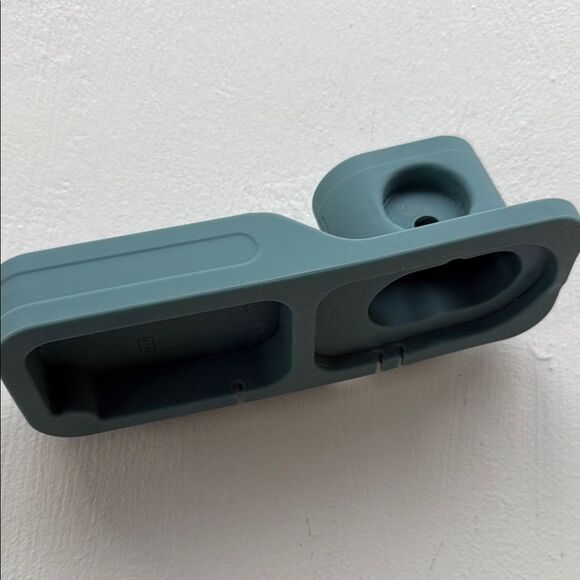 Real Simple 3-In-1 Silicone Charging Station Blue Gadgets Phone Air Pods Watch - Picture 3 of 4